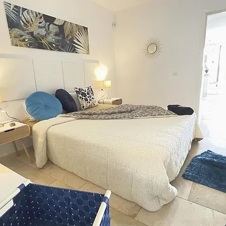 Mar Centre Ocean View Apartman *