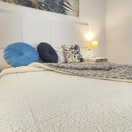 Mar Centre Ocean View Apartment